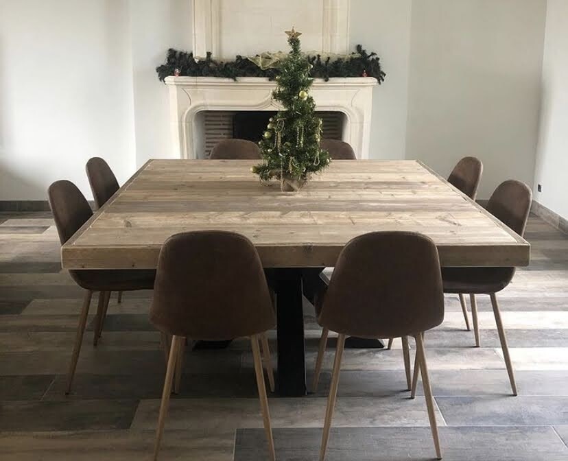 Mesa cuadrada madera