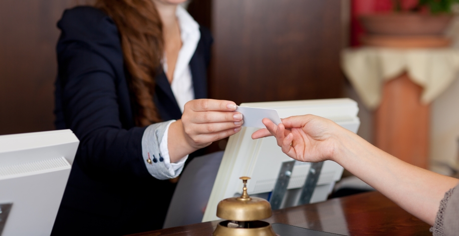 Se busca recepcionista